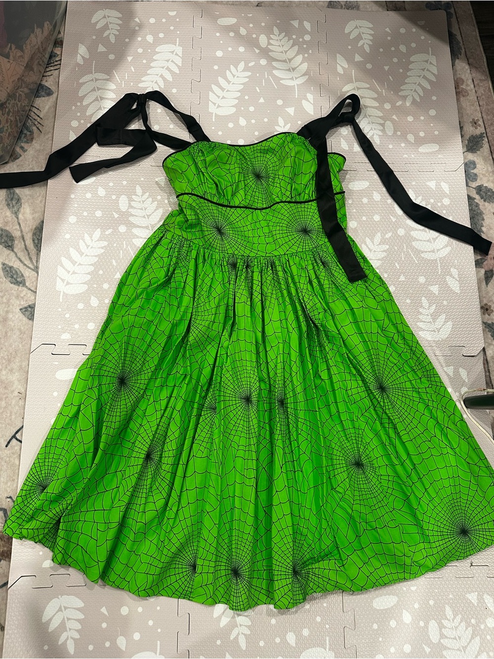 Micheline Pitt vixen lime green spider web 1950s swing dress xl